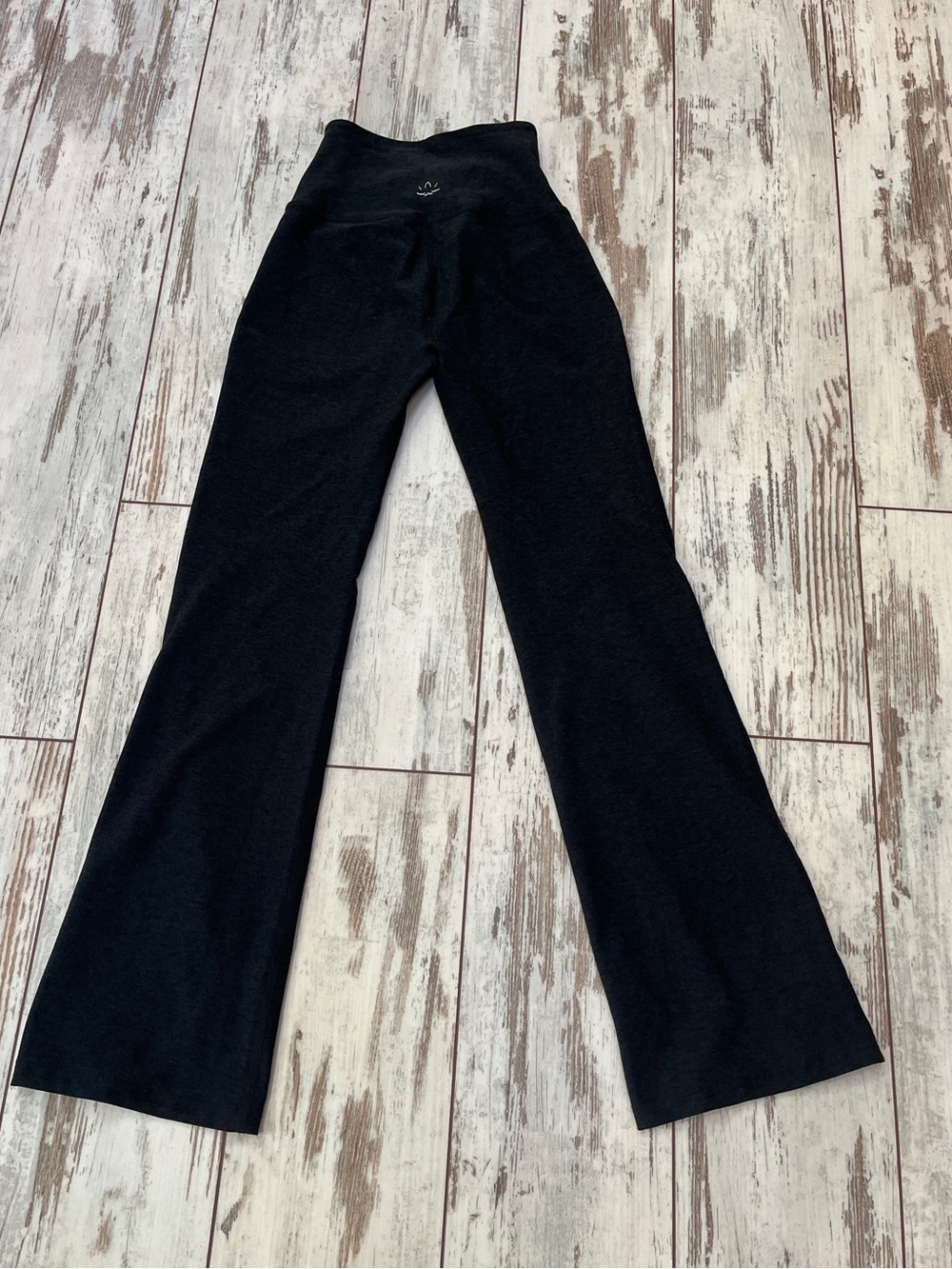 Beyond Yoga Spacedye All Day Flare Pants High Waisted Pockets Darkest Night S - Picture 11 of 12